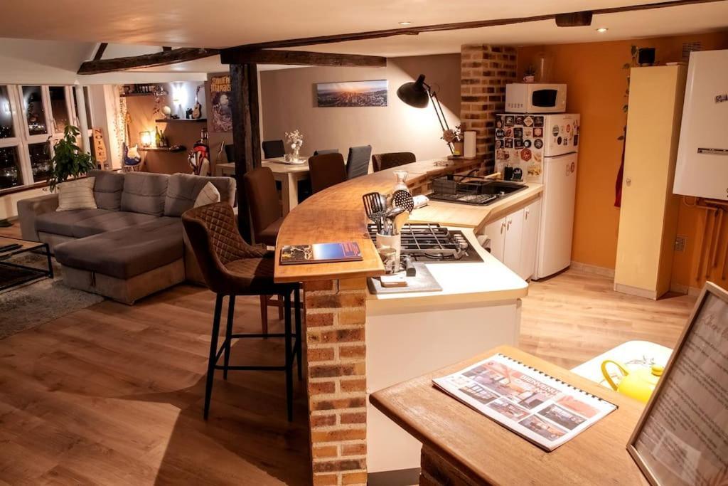 Duplex Atypique Dans La Cite Medievale Laon Buitenkant foto