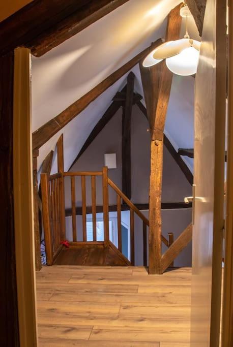 Duplex Atypique Dans La Cite Medievale Laon Buitenkant foto