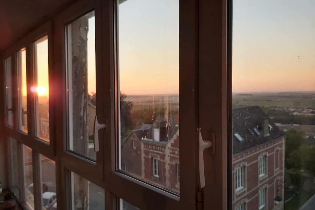 Duplex Atypique Dans La Cite Medievale Laon Buitenkant foto