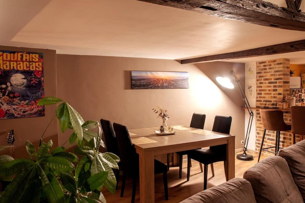 Duplex Atypique Dans La Cite Medievale Laon Buitenkant foto