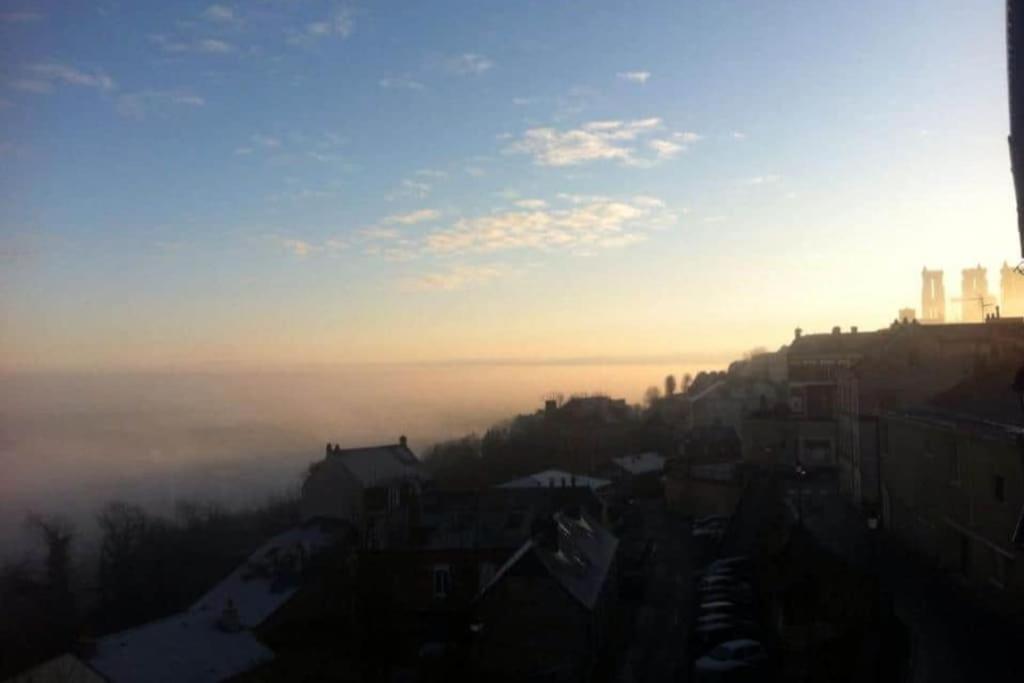 Duplex Atypique Dans La Cite Medievale Laon Buitenkant foto