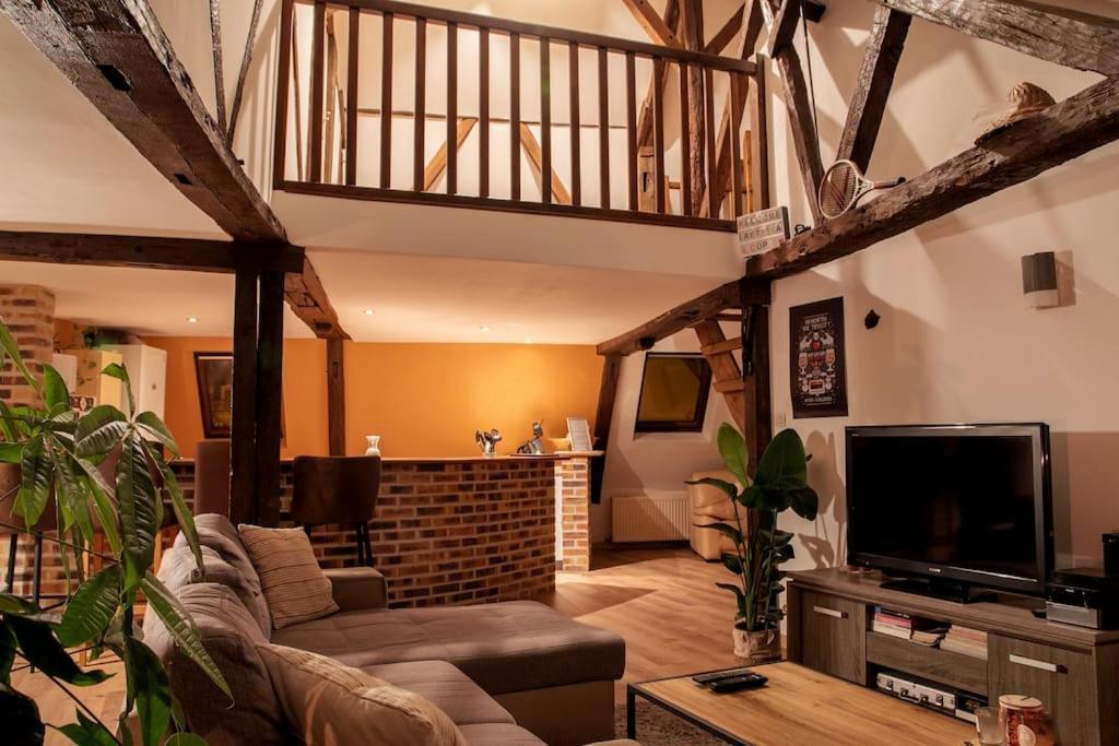 Duplex Atypique Dans La Cite Medievale Laon Buitenkant foto