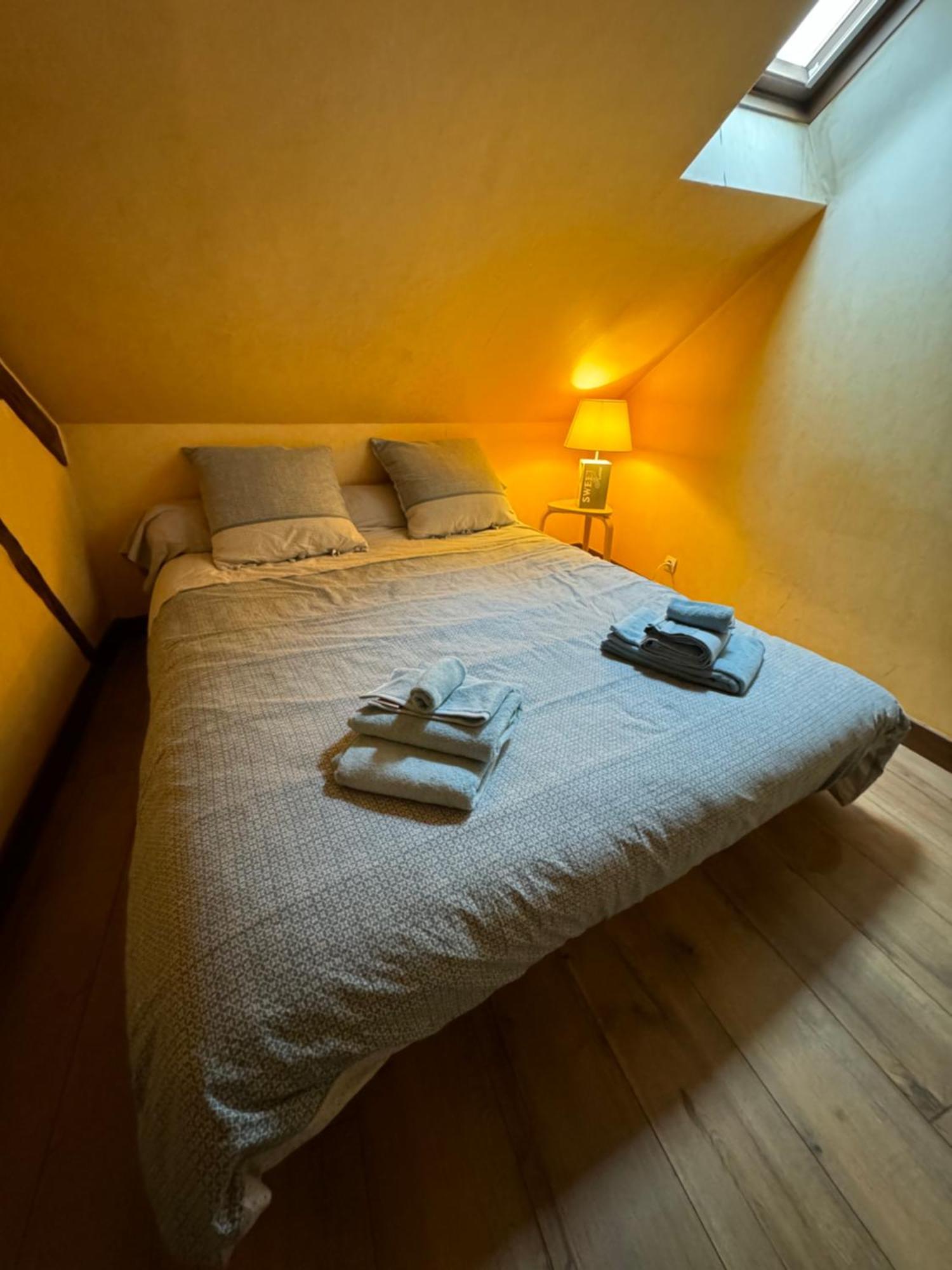 Duplex Atypique Dans La Cite Medievale Laon Buitenkant foto
